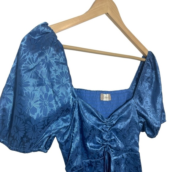 NWT Altar’d State Jocelyn Floral Daisy Puff Sleeve Satin Dress in Blue Size S - Picture 7 of 14